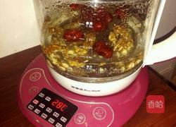 核桃炖红枣的做法图解3