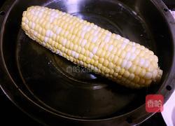 五彩奶香玉米粒的做法图解2