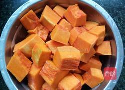 椰汁南瓜芋头煲的做法图解1