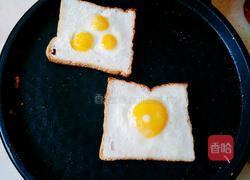 土司煎蛋的做法图解4