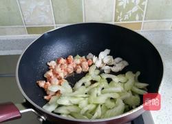 西芹百合虾仁的做法图解5