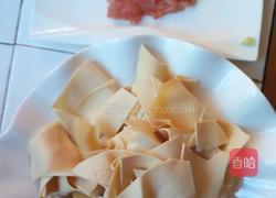 辣椒炒豆腐皮的做法图解2