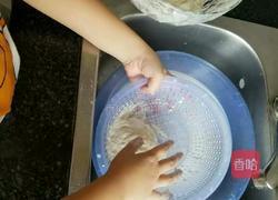 手工面筋包肉枸杞鸡汤的做法图解3