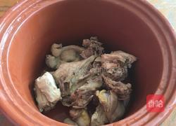 红枣枸杞煲鸡汤的做法图解7