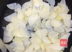 腊肠干锅土豆片的做法图解2