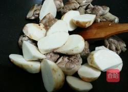 芋艿炖鸭腿的做法图解4
