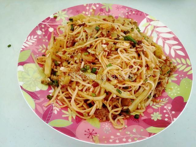 拌匀后就可开吃了。