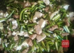 蒜苔肉豆腐鸡蛋打卤面的做法图解5