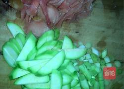 丝瓜鸡蛋汤的做法图解1