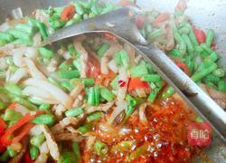 豆角肉丝蒸卤面的做法图解2