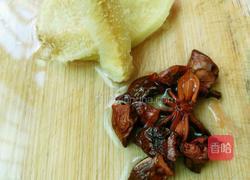 茶树菇焖鸡的做法图解3