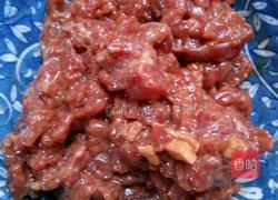 青椒孜然牛肉的做法图解3