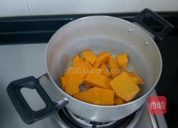 南瓜块甜汤的做法图解1