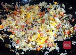 酸菜蛋炒饭的做法图解4