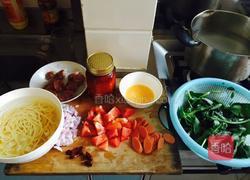 香肠炒面的做法图解4