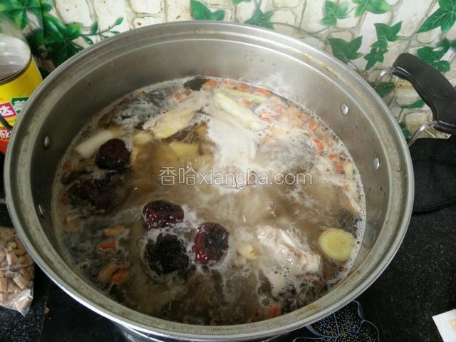 大火烧开，煮10分钟，再改小火，炖火，电磁炉显示300度，炖50分钟――一个小时