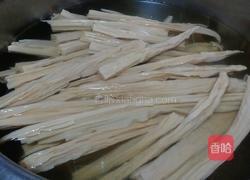 腐竹木耳黄瓜（猪肉版)的做法图解1