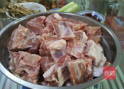 养生排骨煲的做法图解1