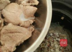清热祛湿猪扇骨汤的做法图解7