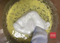 芝麻薯泥蛋糕卷的做法图解3