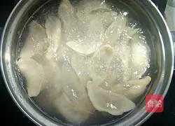 Illustration of how to make potato dumplings 12