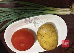 土豆番茄鲫鱼汤的做法图解2