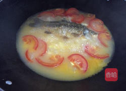 土豆番茄鲫鱼汤的做法图解9