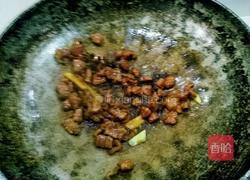  家常肉丁炒茄子的做法图解7