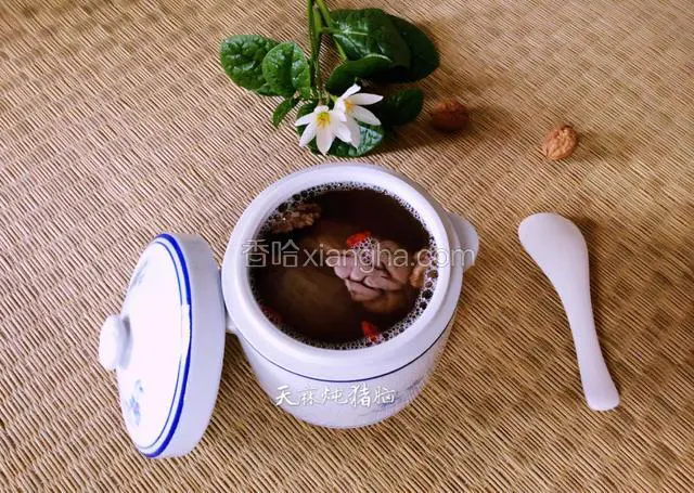 天麻炖猪脑汤