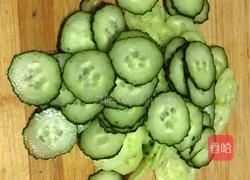 蒜泥黄瓜的做法图解2