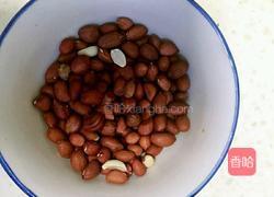 花生白米粥的做法图解1