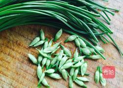 肉炒韭菜花的做法图解2