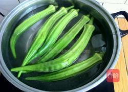 红辣椒炒秋葵的做法图解3