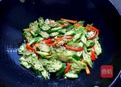 红辣椒炒秋葵的做法图解7