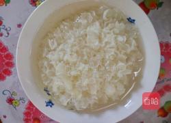 冰糖雪梨炖银耳的做法图解1