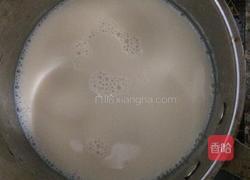 蛋黄牛奶雪糕的做法图解3