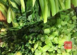 芹菜馅包蛋煎饺的做法图解2