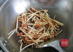 茭白木耳胡罗卜炒肉丝的做法图解3