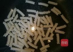 番茄黑胡椒意大利面的做法图解1