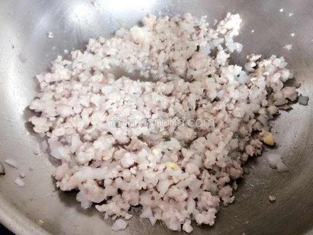 尽量炒碎，盛出装碗