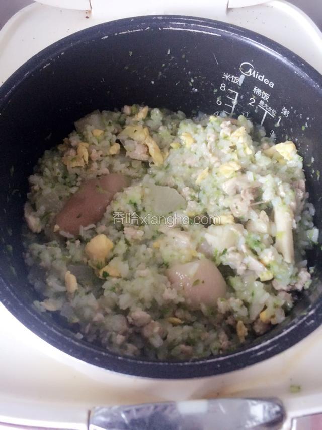 已经煮了，米饭很软很糯。煮烂饭需要的水一定要比平常多