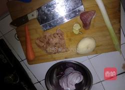 咖喱鸡肉土豆的做法图解1