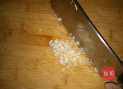 蒜蓉芹菜叶的做法图解3