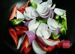 双椒炒鸡腿的做法图解3