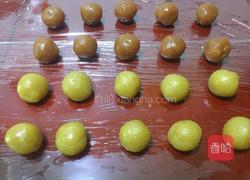 广式莲蓉蛋黄月饼的做法图解7