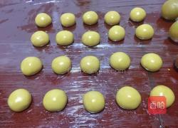 广式莲蓉蛋黄月饼的做法图解9