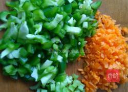 菜椒胡萝卜蛋炒饭的做法图解3