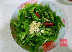 辣椒炒肉的做法图解1