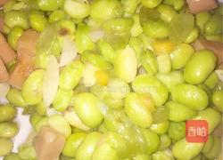 豌豆炒玉米香肠的做法图解4