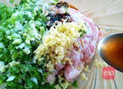 猪肉韭菜水饺的做法图解4
